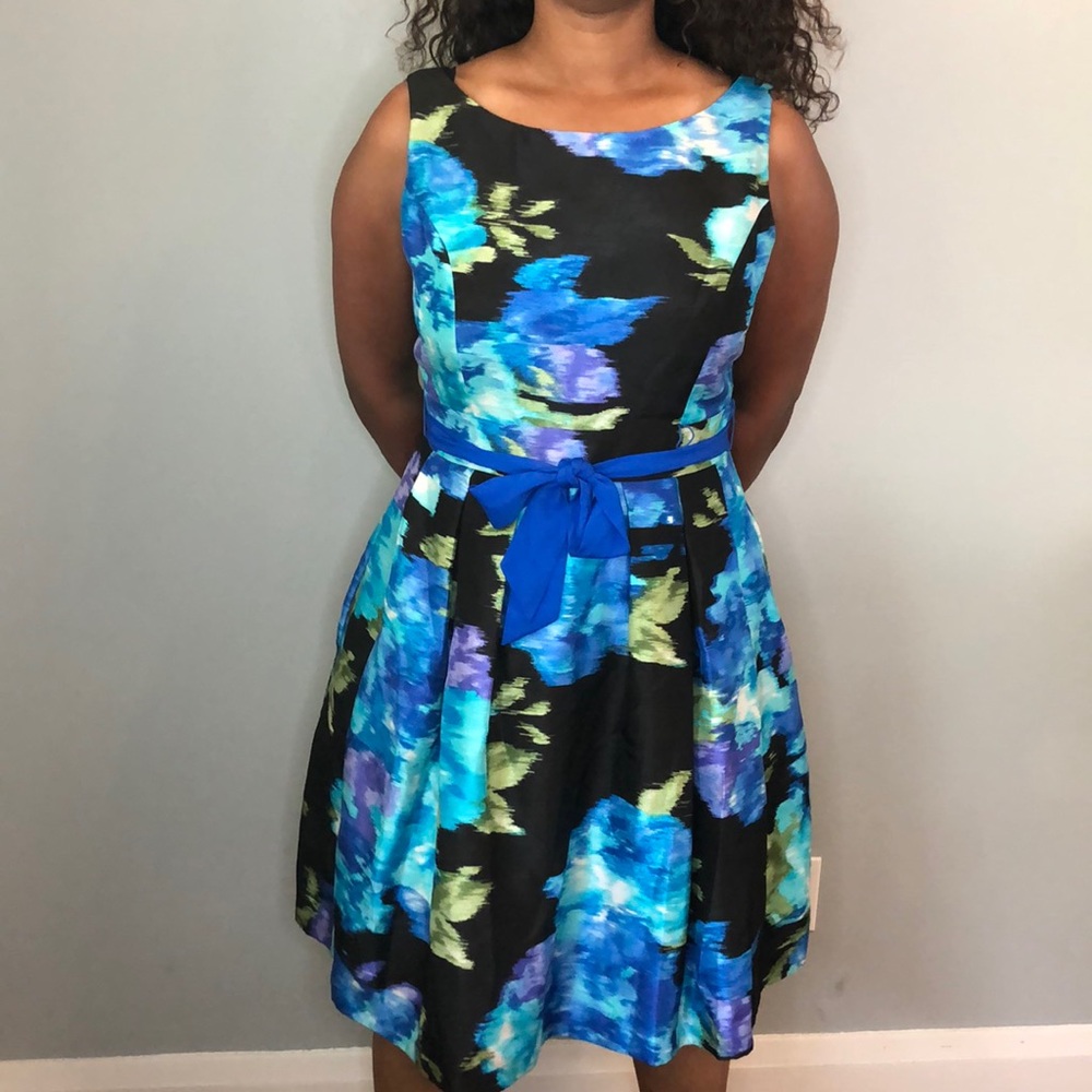 Sleeveless Eliza J dress